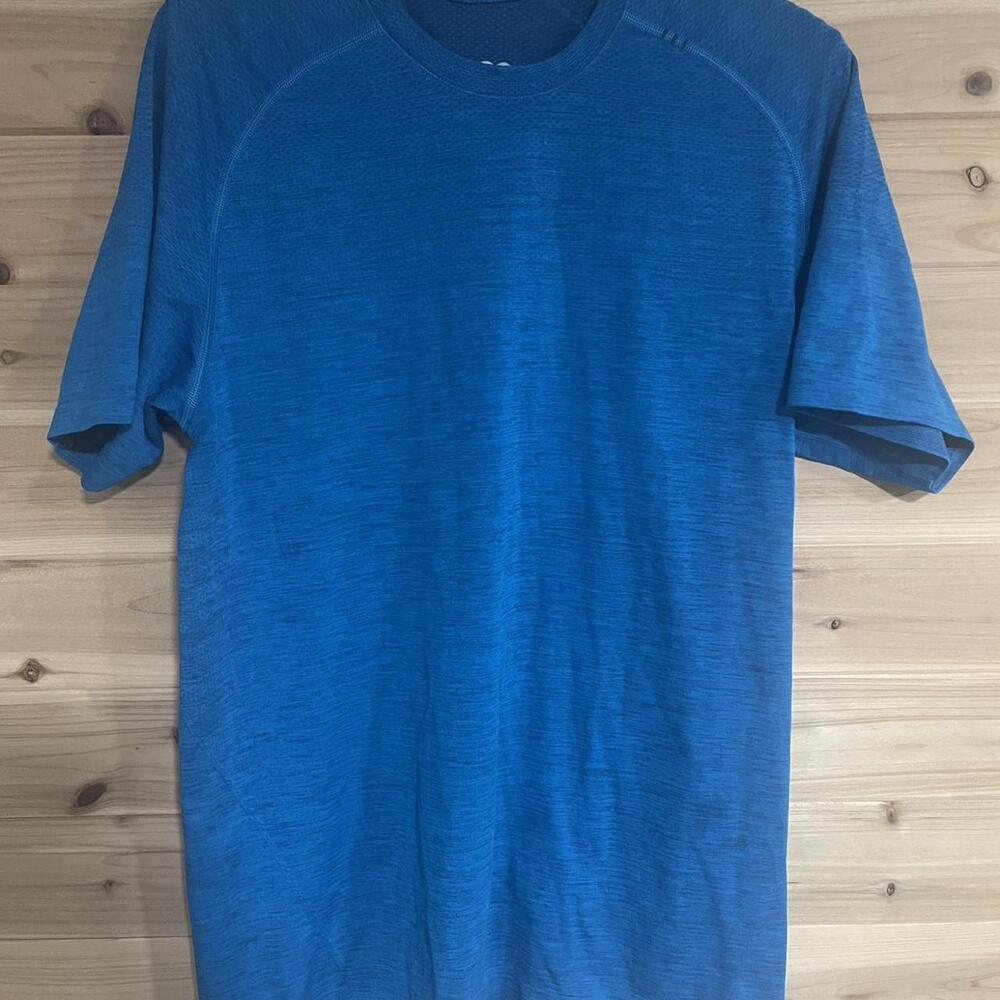 Mens Lululemon Top Size M